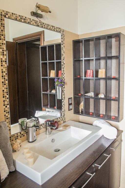 House Veggera - Private Swimming Pool Guest House Pombia Екстериор снимка