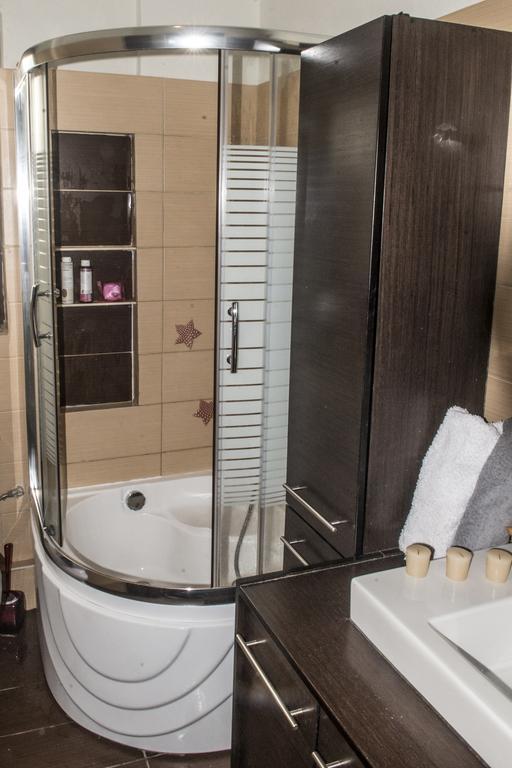 House Veggera - Private Swimming Pool Guest House Pombia Екстериор снимка