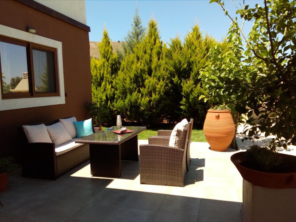 House Veggera - Private Swimming Pool Guest House Pombia Екстериор снимка